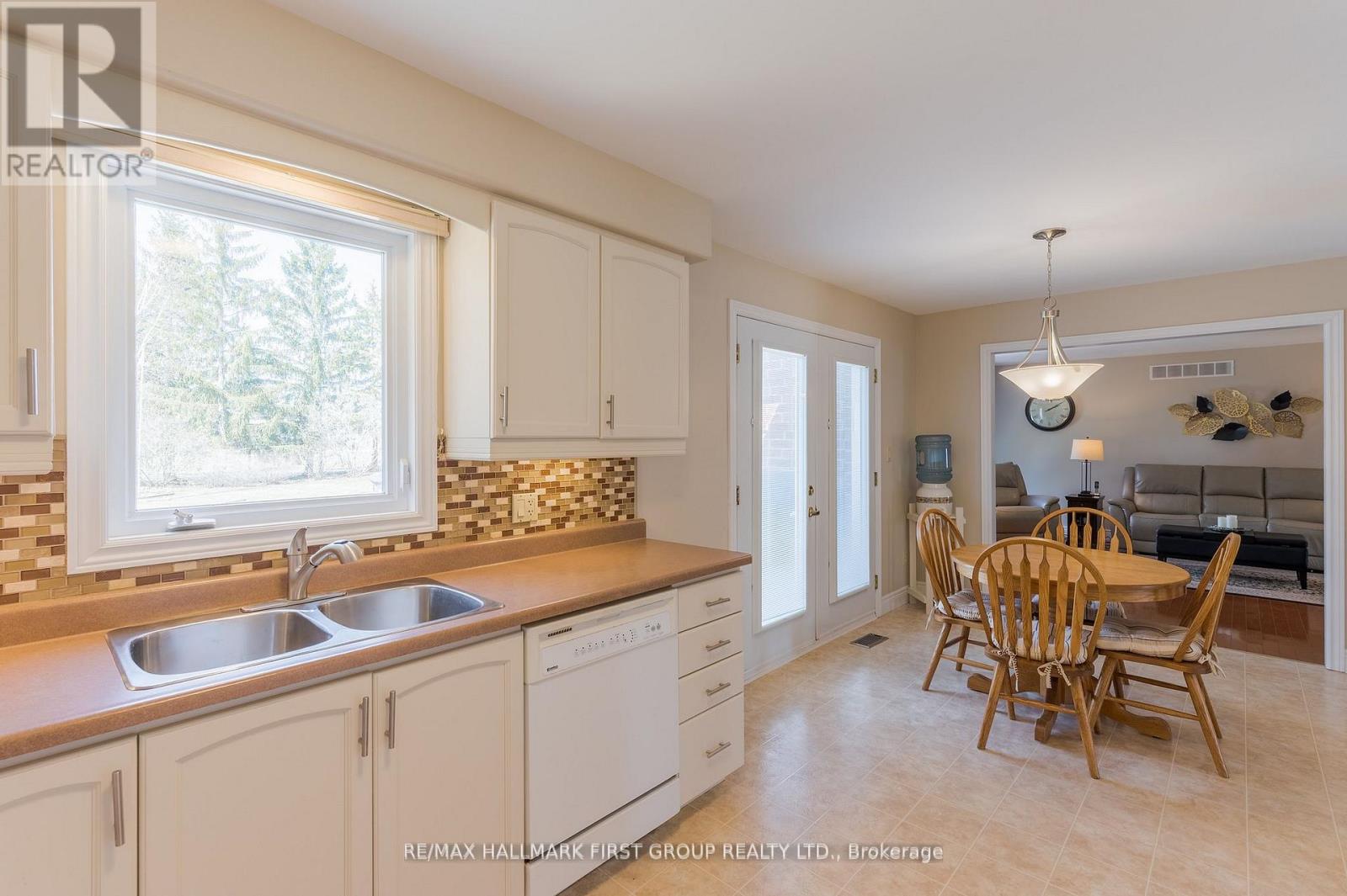 4 Bluewater Avenue, Kawartha Lakes, Ontario  K9V 0K6 - Photo 15 - X13034342