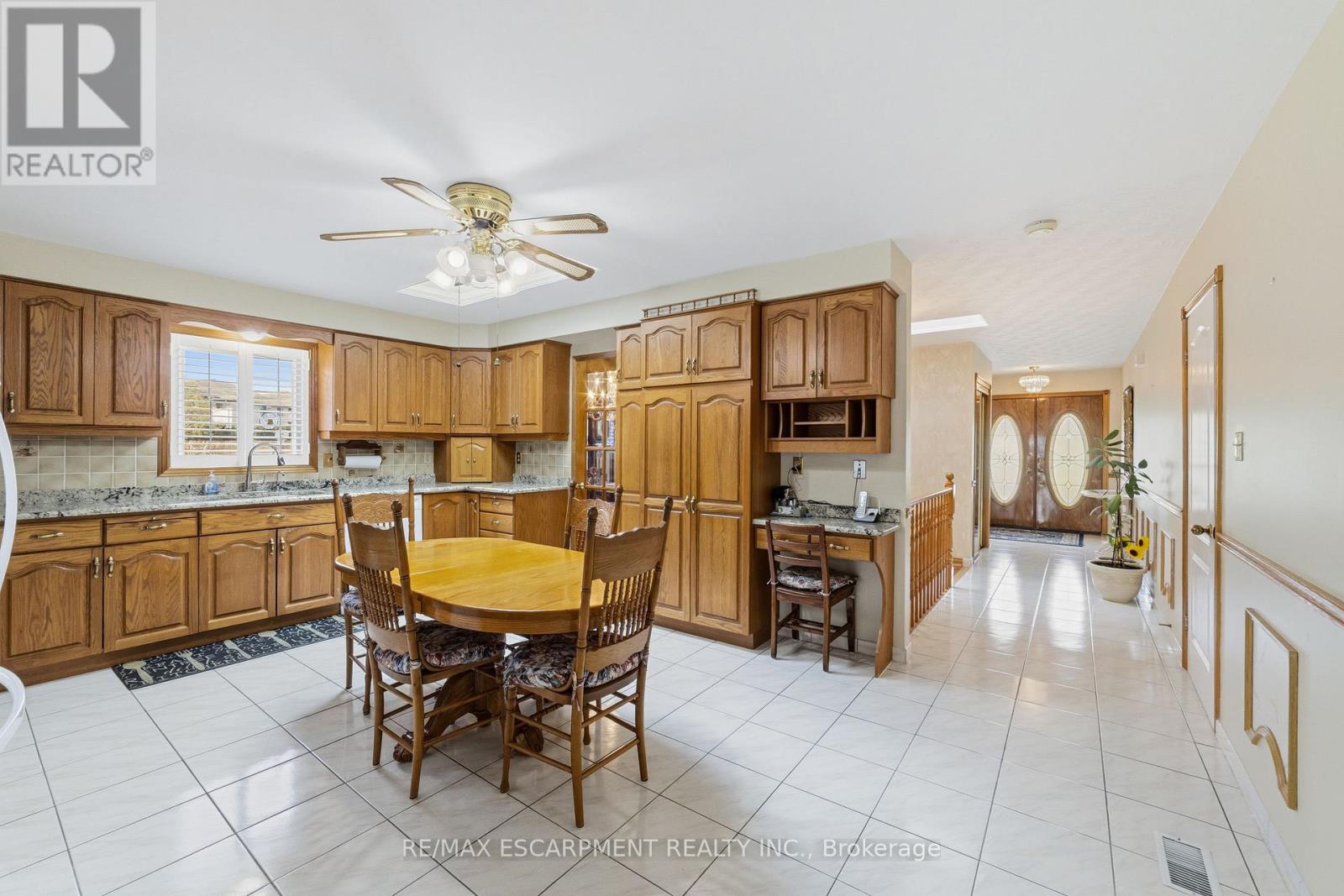 546 Dicenzo Drive S, Hamilton, Ontario  L9C 2C3 - Photo 13 - X13034522