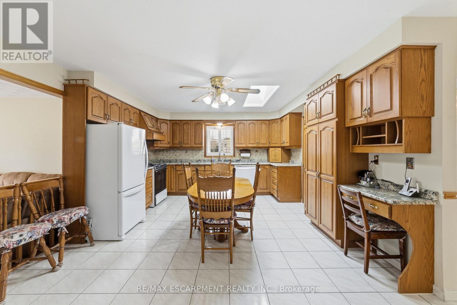 546 Dicenzo Drive S, Hamilton, Ontario  L9C 2C3 - Photo 14 - X13034522