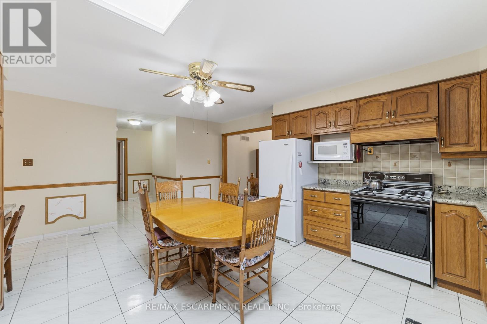 546 Dicenzo Drive S, Hamilton, Ontario  L9C 2C3 - Photo 15 - X13034522