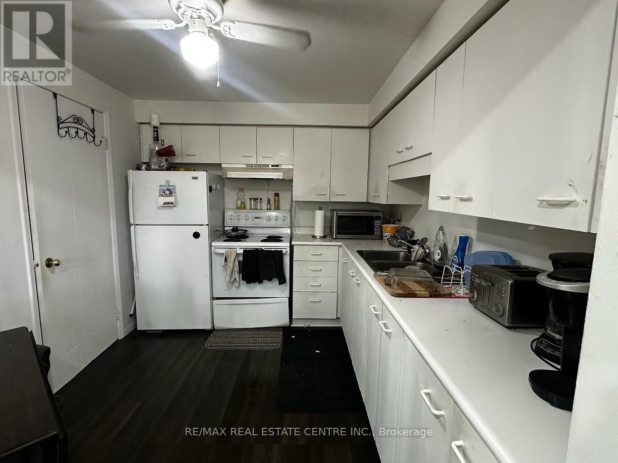 902 - 565 Greenfield Avenue, Kitchener, Ontario  N2C 2P5 - Photo 2 - X13034646