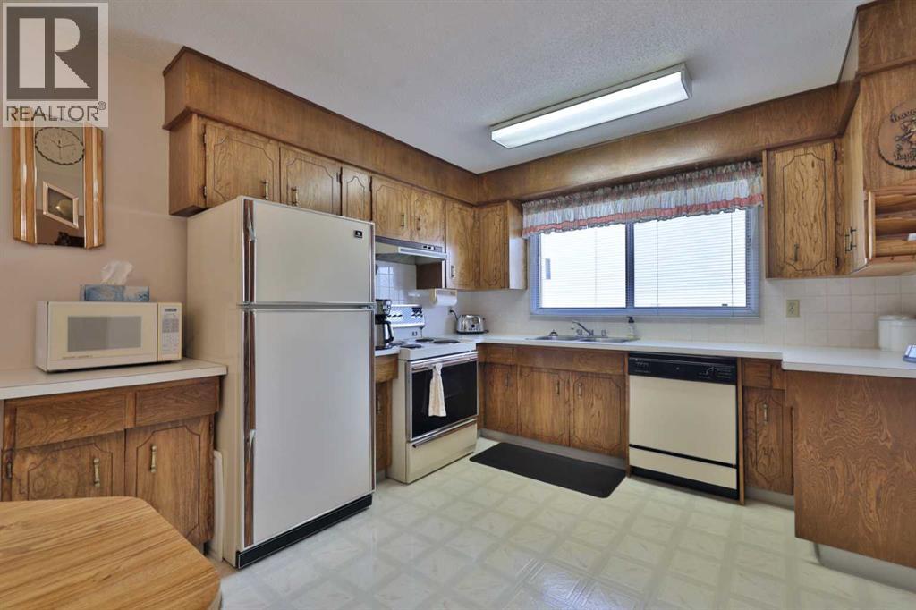 78 Elliott Drive, Camrose, Alberta  T4V 3J1 - Photo 11 - A2300947