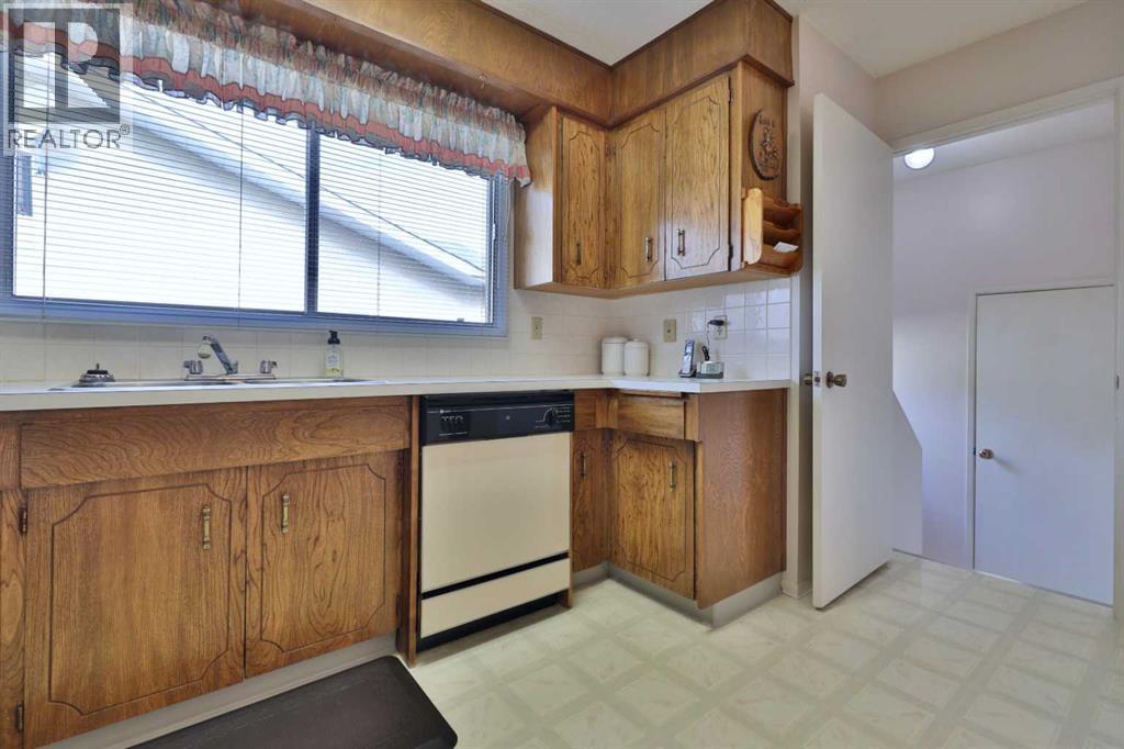 78 Elliott Drive, Camrose, Alberta  T4V 3J1 - Photo 13 - A2300947