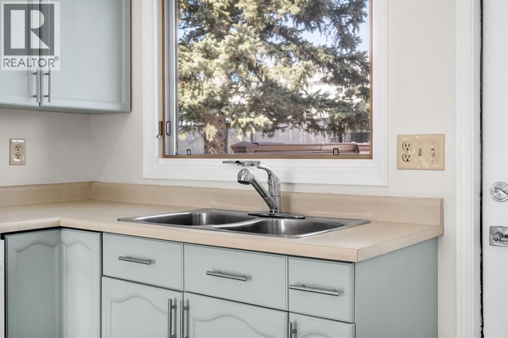 2640 Dovely Court Se, Calgary, Alberta  T2B 3G6 - Photo 11 - A2296864