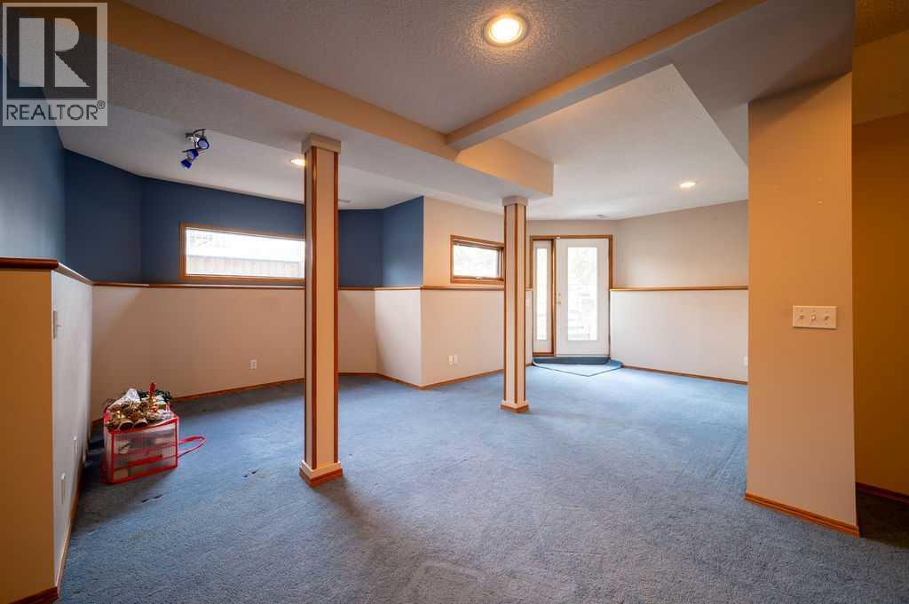 207 Shawnee Mews Sw, Calgary, Alberta  T2Y 1W4 - Photo 39 - A2299230