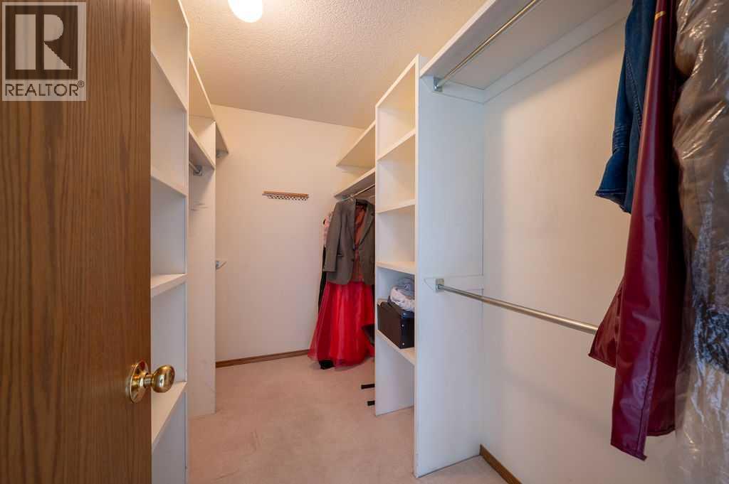 207 Shawnee Mews Sw, Calgary, Alberta  T2Y 1W4 - Photo 29 - A2299230