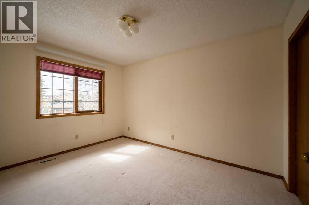 207 Shawnee Mews Sw, Calgary, Alberta  T2Y 1W4 - Photo 31 - A2299230