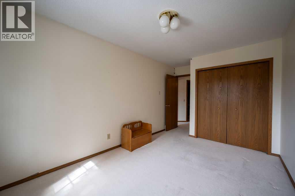 207 Shawnee Mews Sw, Calgary, Alberta  T2Y 1W4 - Photo 33 - A2299230