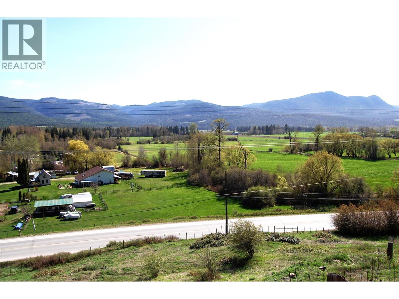 3421 Highway 6 Highway, Lumby, British Columbia  V0E 2G7 - Photo 5 - 10384227