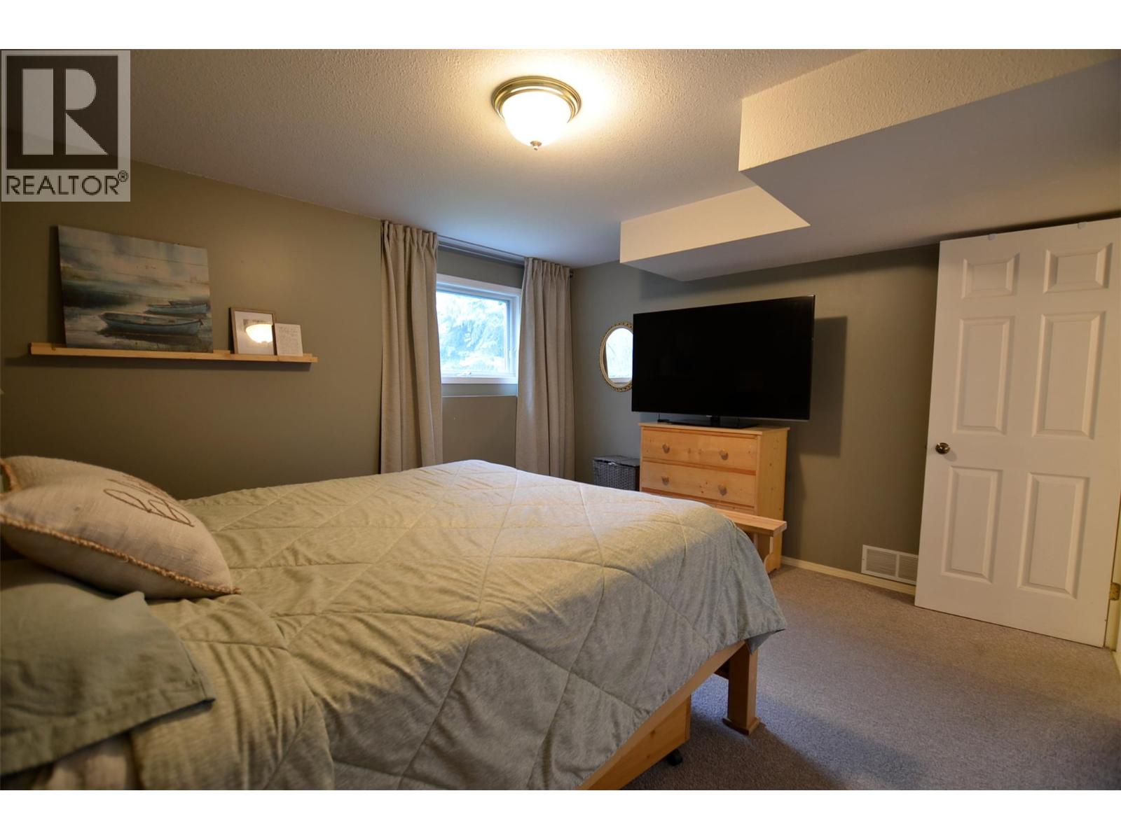 3421 Highway 6 Highway, Lumby, British Columbia  V0E 2G7 - Photo 45 - 10384227