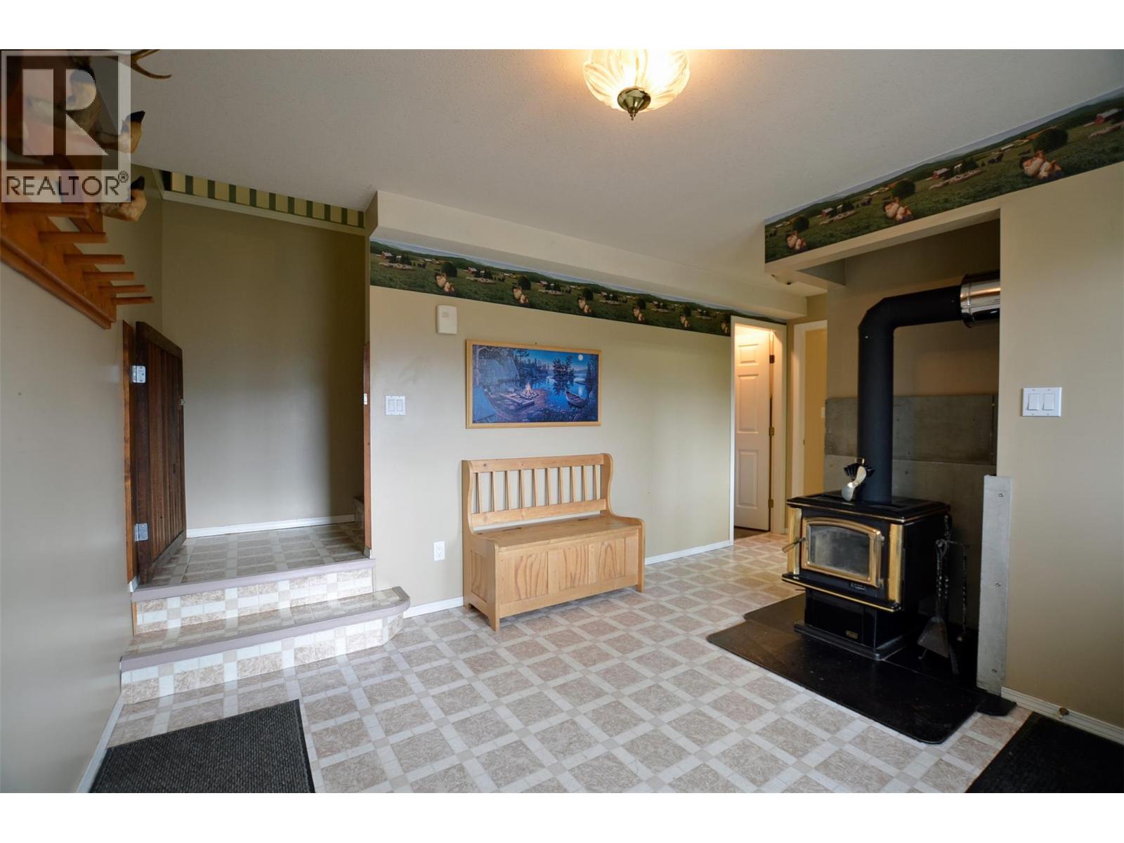 3421 Highway 6 Highway, Lumby, British Columbia  V0E 2G7 - Photo 16 - 10384227