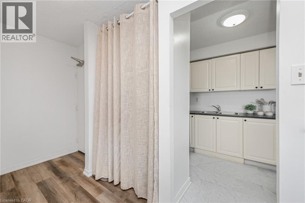 975 Warwick Court Unit# 1501, Burlington, Ontario  L7T 3Z7 - Photo 7 - 40823219