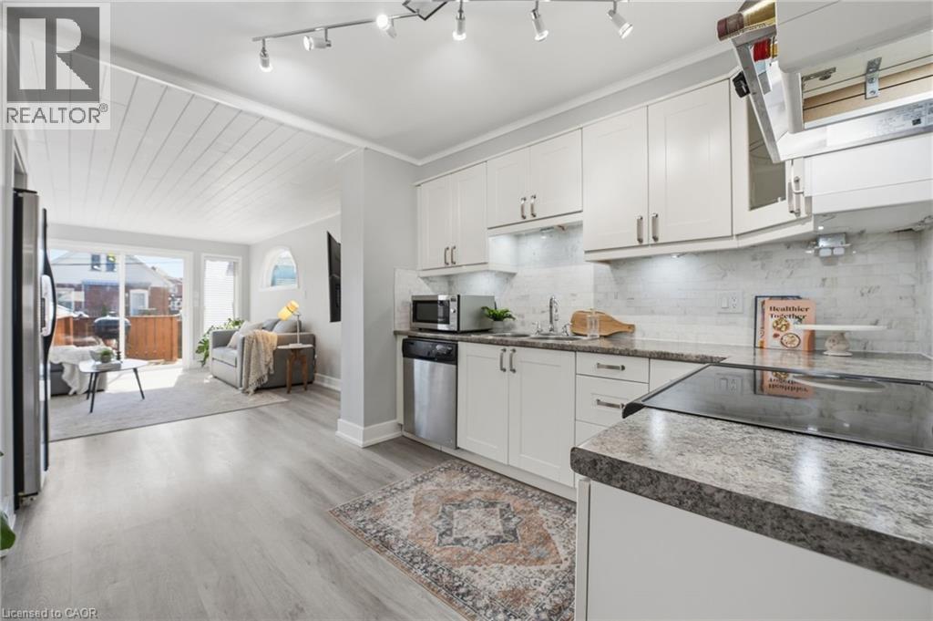 69 Houghton Avenue S, Hamilton, Ontario  L8K 2M9 - Photo 14 - 40823532