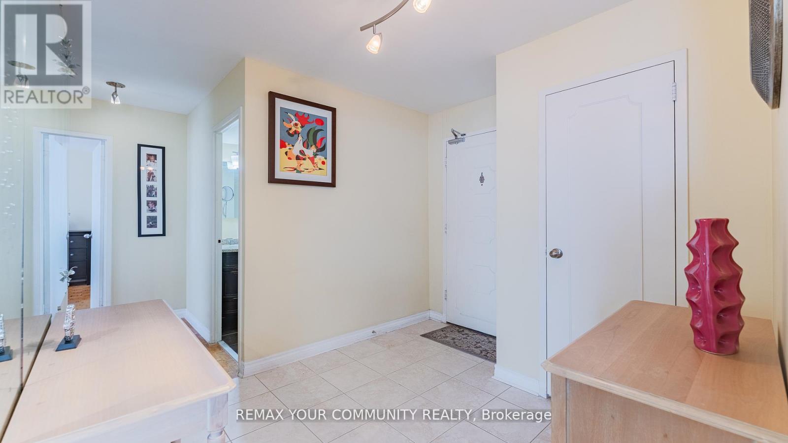 702 - 115 Antibes Drive, Toronto, Ontario  M2R 2Y9 - Photo 2 - C13034610