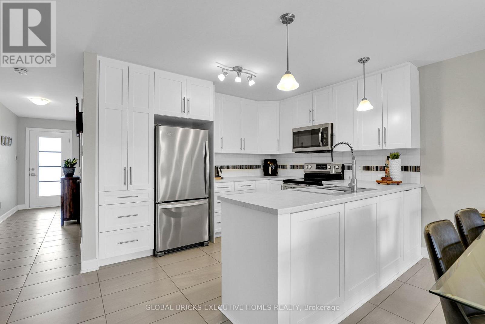 52 Des Benevoles Street, The Nation, Ontario  K0A 2M0 - Photo 5 - X12979984