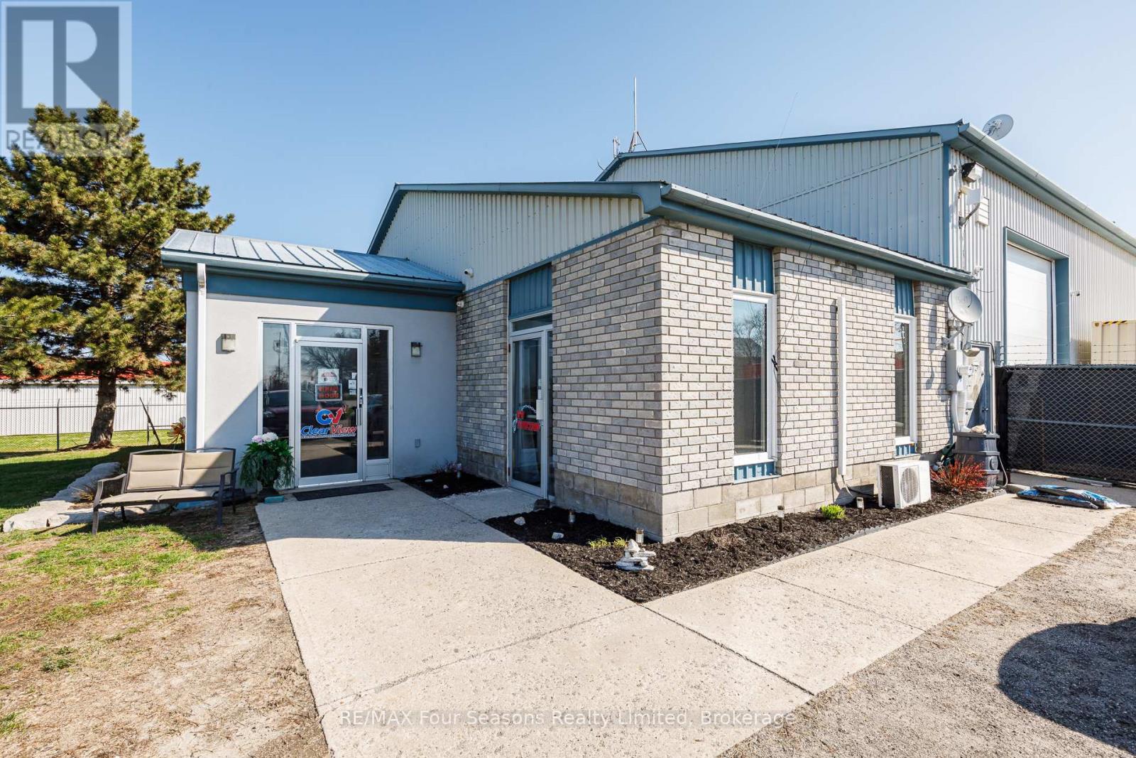 12403 10 County Road, Clearview, Ontario  L0M 1S0 - Photo 3 - S13034892