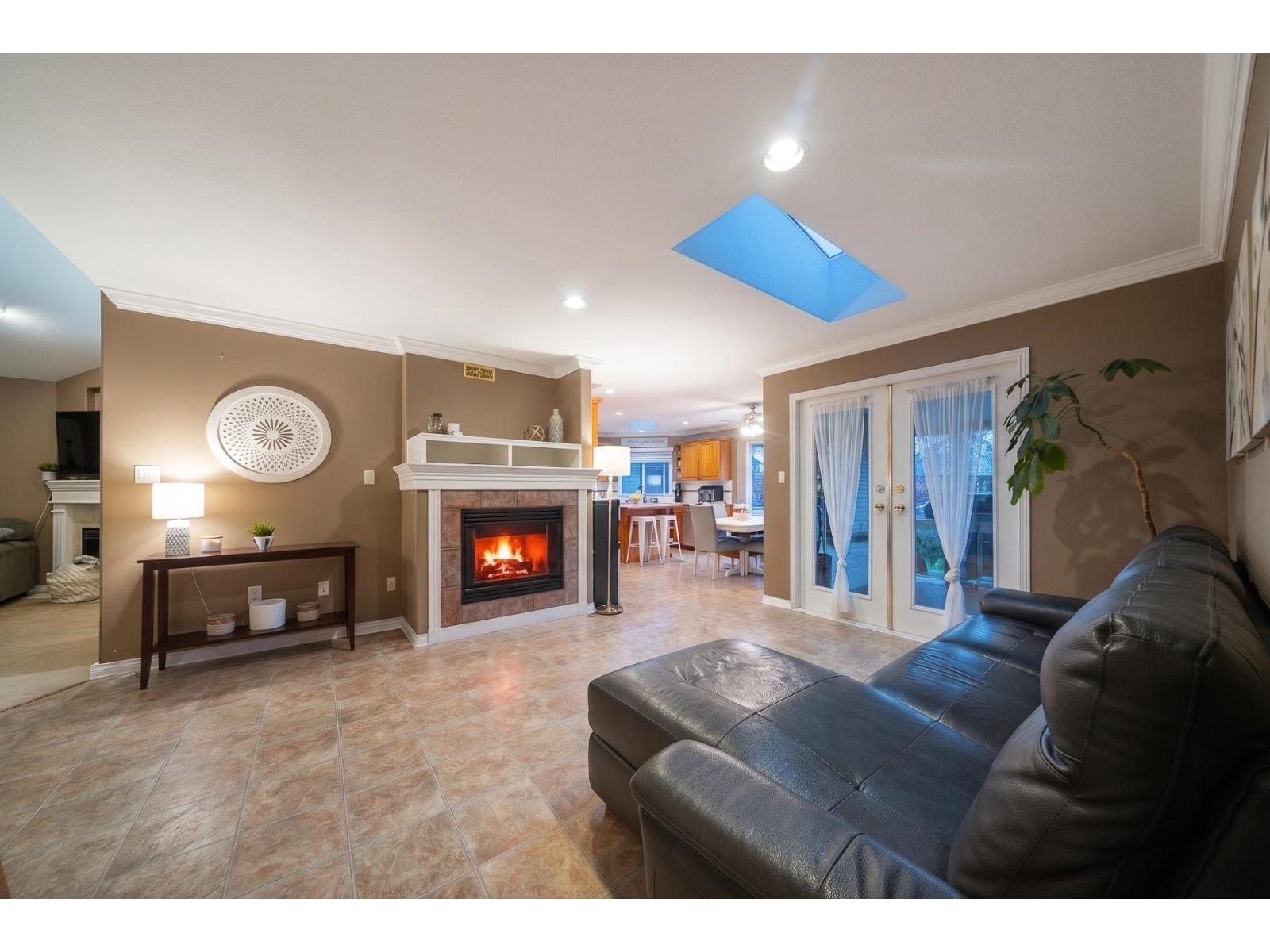 9256 203 Street, Langley, British Columbia  V1M 2M7 - Photo 7 - R3113258