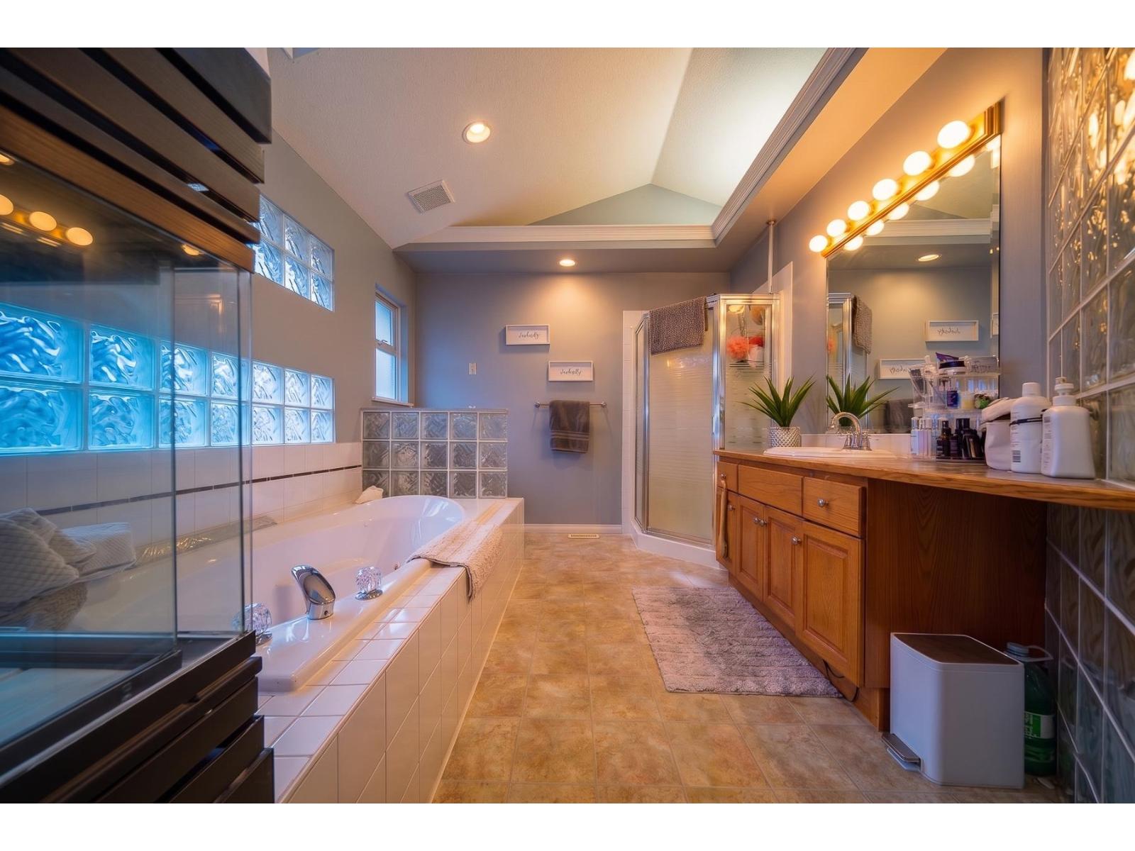 9256 203 Street, Langley, British Columbia  V1M 2M7 - Photo 22 - R3113258