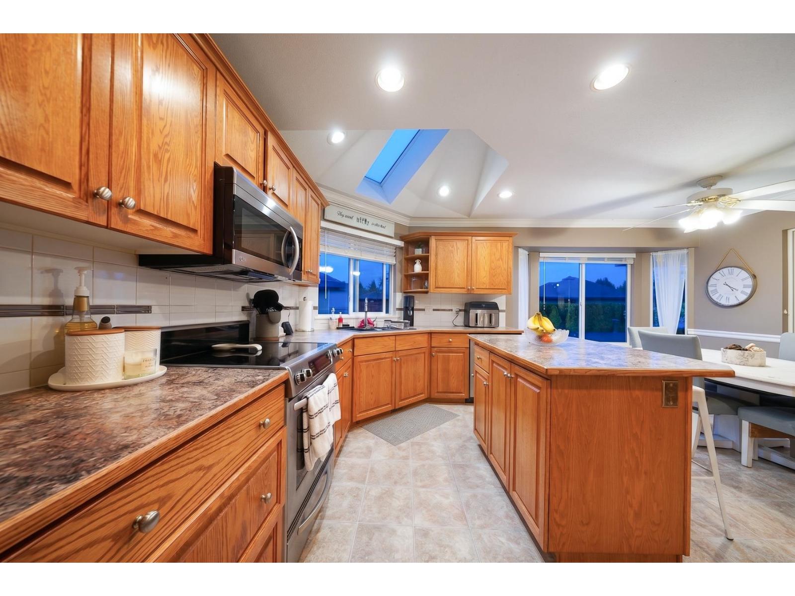 9256 203 Street, Langley, British Columbia  V1M 2M7 - Photo 16 - R3113258