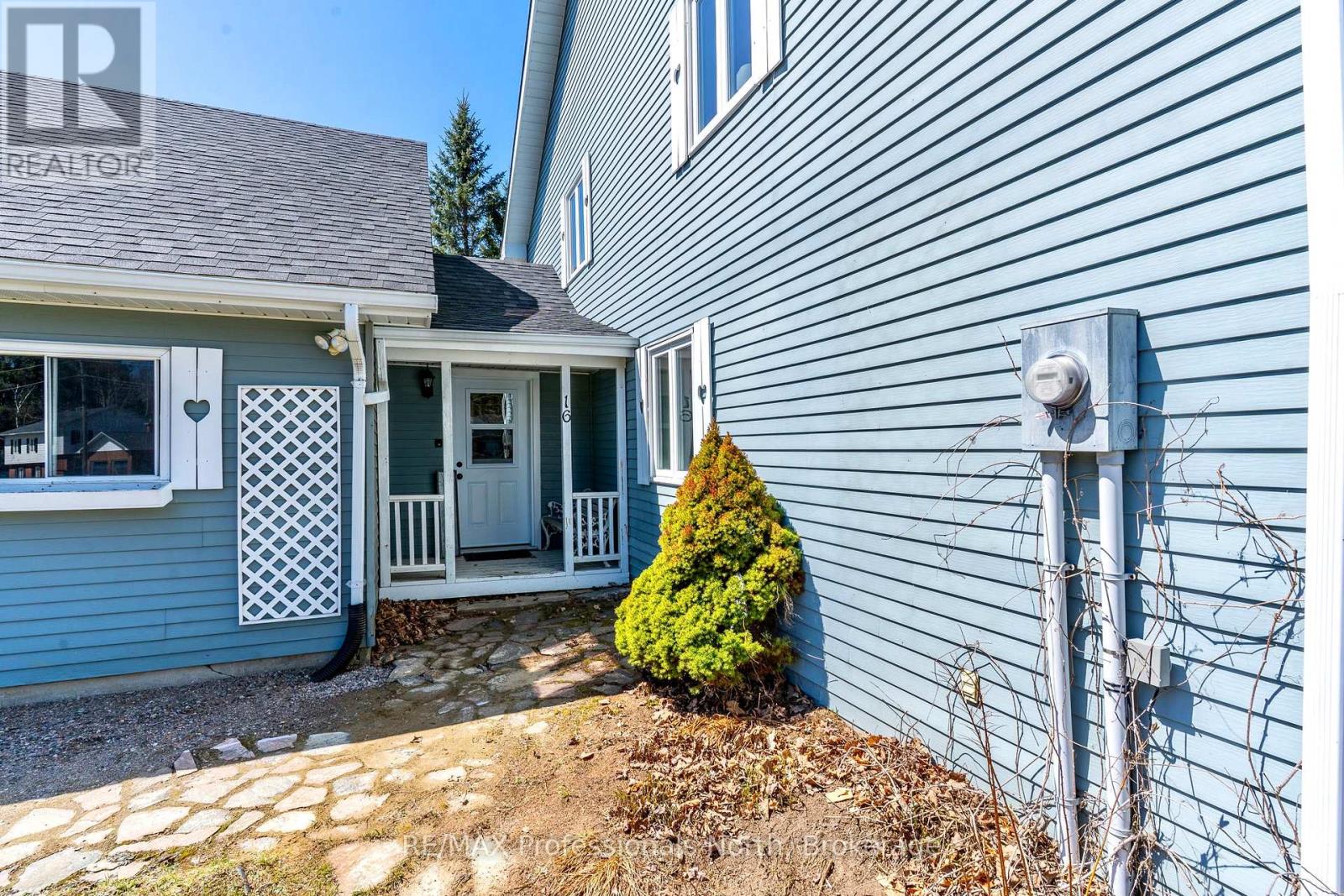 16 Highland Gate Boulevard, Minden Hills, Ontario  K0M 2K0 - Photo 3 - X13034768