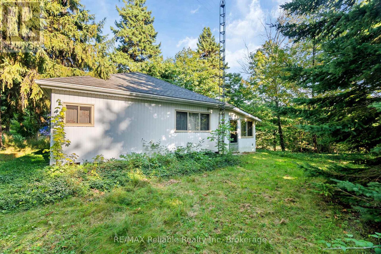 24 Huron Street N, Ashfield-Colborne-Wawanosh, Ontario  N7A 3X9 - Photo 2 - X13034812