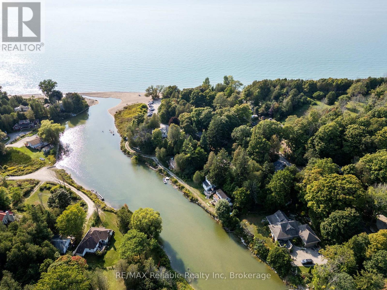 24 Huron Street N, Ashfield-Colborne-Wawanosh, Ontario  N7A 3X9 - Photo 30 - X13034812