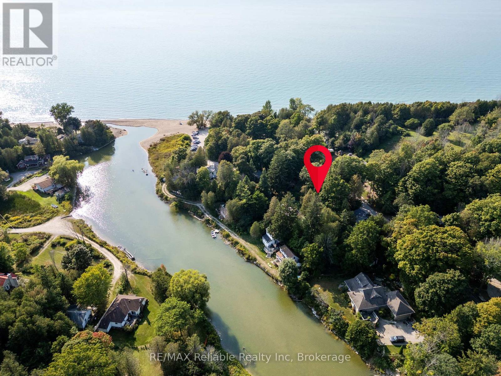 24 Huron Street N, Ashfield-Colborne-Wawanosh, Ontario  N7A 3X9 - Photo 4 - X13034812