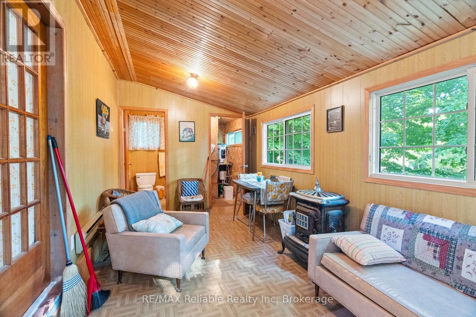 24 Huron Street N, Ashfield-Colborne-Wawanosh, Ontario  N7A 3X9 - Photo 5 - X13034812