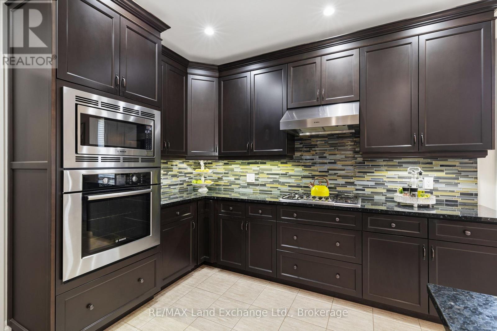 353 Stickel Street, Saugeen Shores, Ontario  N0H 2C1 - Photo 9 - X13034830