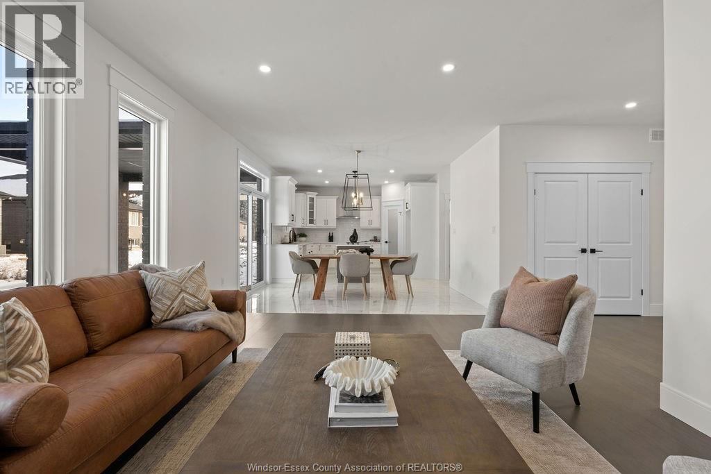 2466 Partington Avenue, Windsor, Ontario  N9E 0A9 - Photo 8 - 26009010