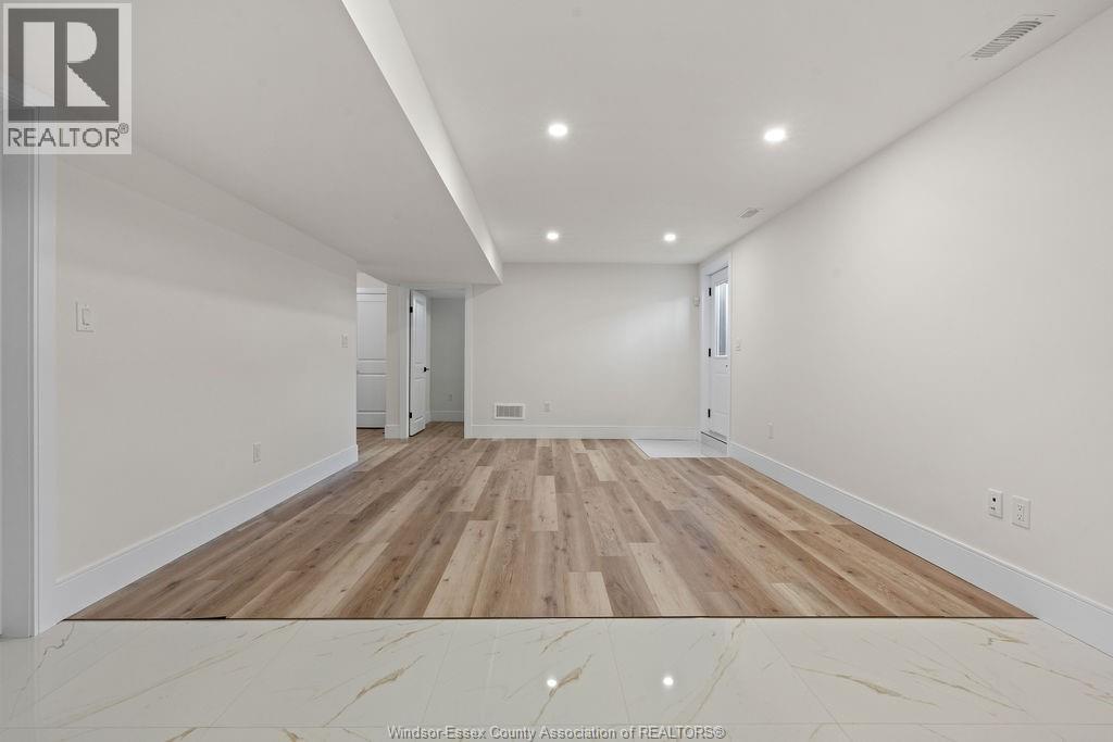 2466 Partington Avenue, Windsor, Ontario  N9E 0A9 - Photo 29 - 26009010