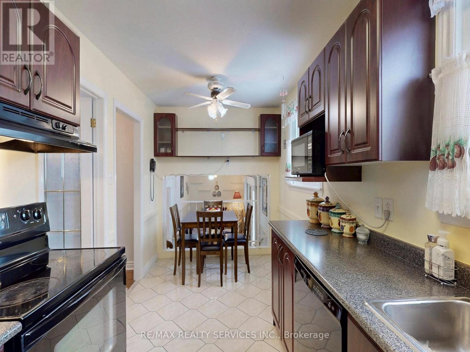 16 Grassington Crescent, Brampton, Ontario  L6S 1Z6 - Photo 22 - W12886772