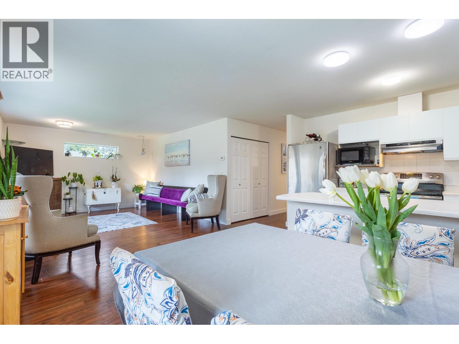 1 5706 Ebbtide Street, Sechelt, British Columbia  V7Z 0J4 - Photo 15 - R3115016