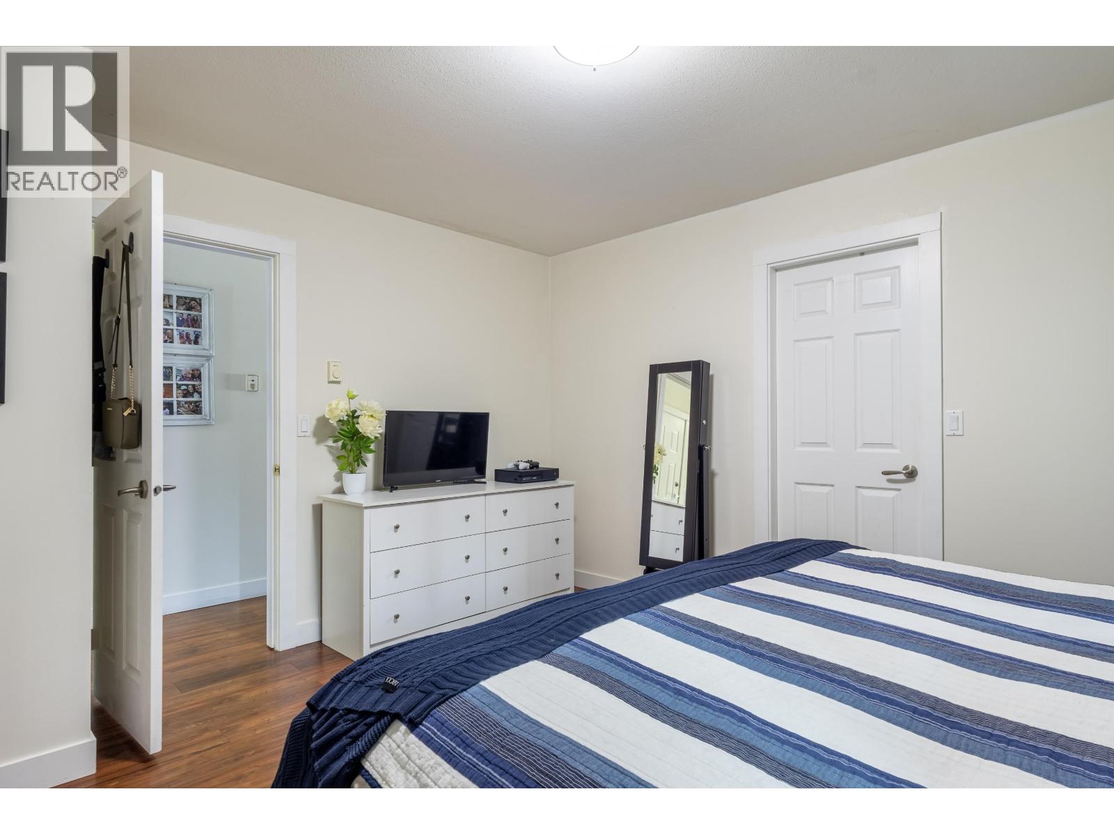 1 5706 Ebbtide Street, Sechelt, British Columbia  V7Z 0J4 - Photo 17 - R3115016