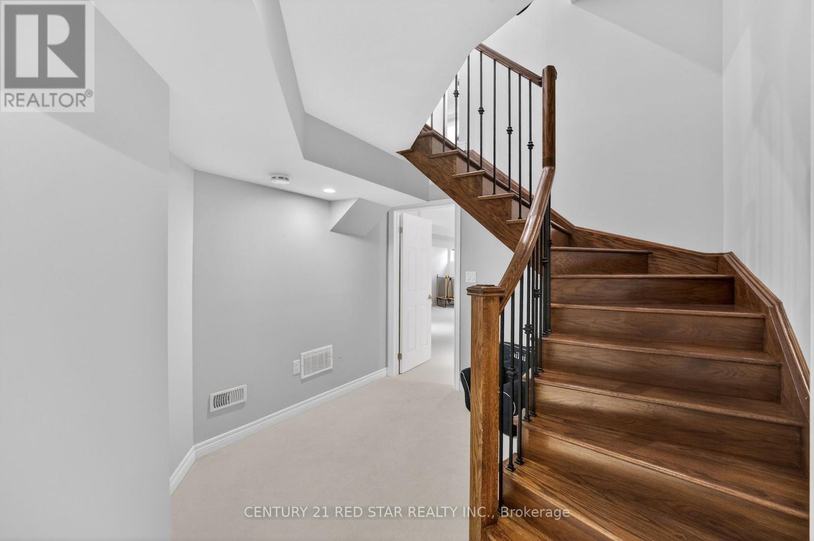 2416 Village Common, Oakville, Ontario  L6M 0S2 - Photo 42 - W12983094