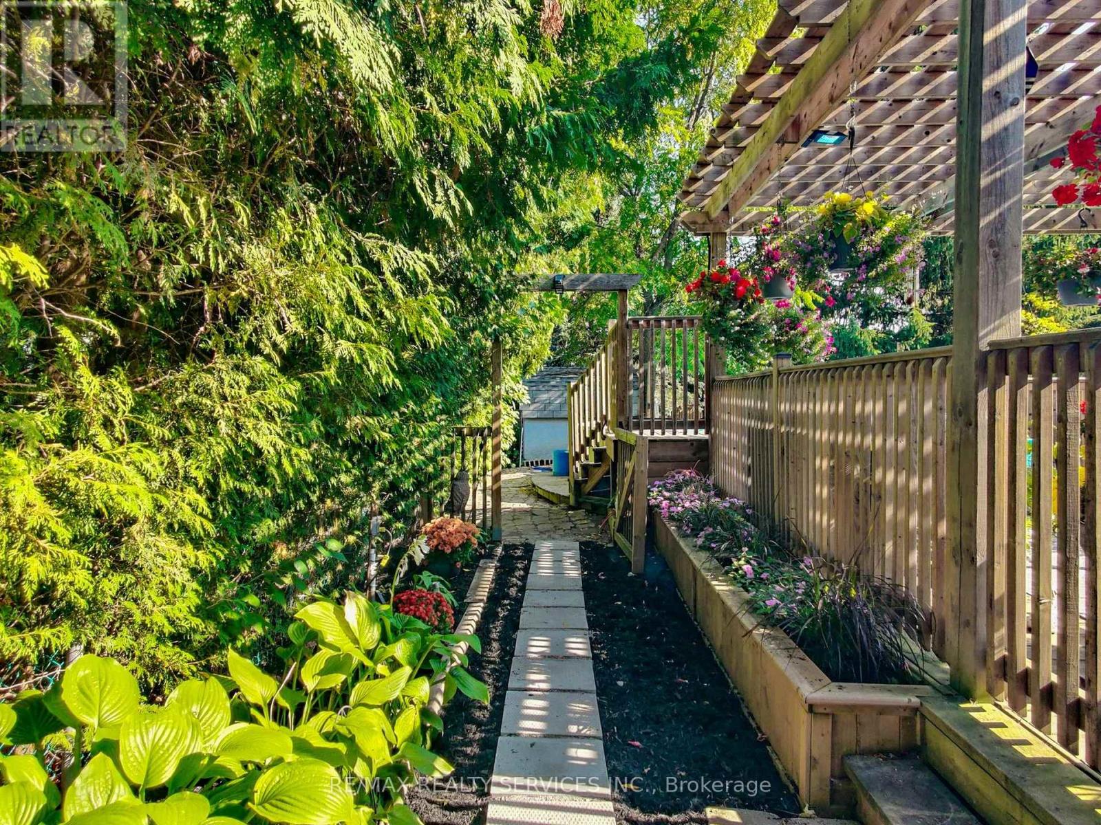 16 Grassington Crescent, Brampton, Ontario  L6S 1Z6 - Photo 50 - W12886772