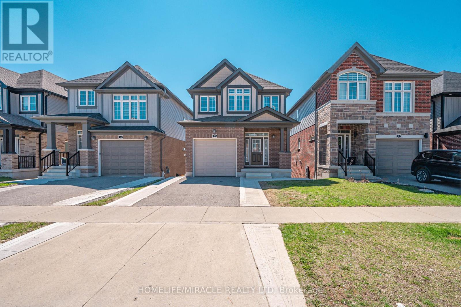 10 Sportsman Hill Street, Kitchener, Ontario  N2P 0J2 - Photo 2 - X13034542