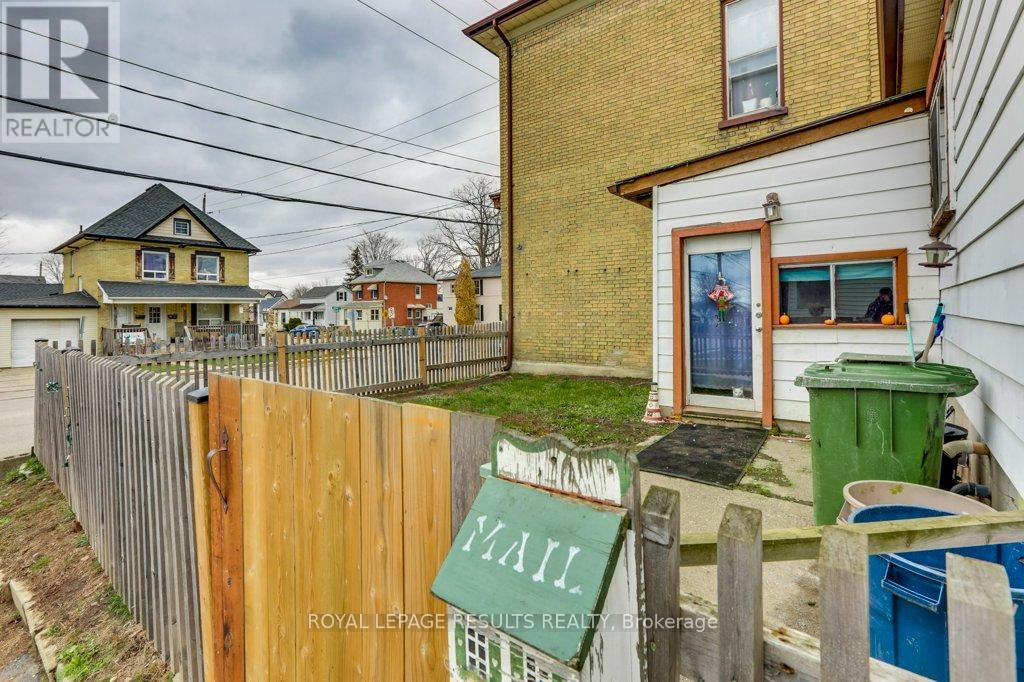 42 Redan Street, St. Thomas, Ontario  N5P 1T4 - Photo 3 - X13034774