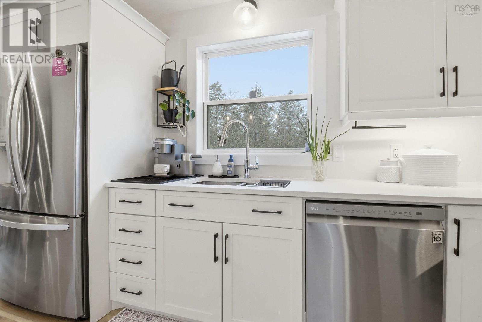 351 Joan Drive, Beaver Bank, Nova Scotia  B4E 3J4 - Photo 11 - 202605487