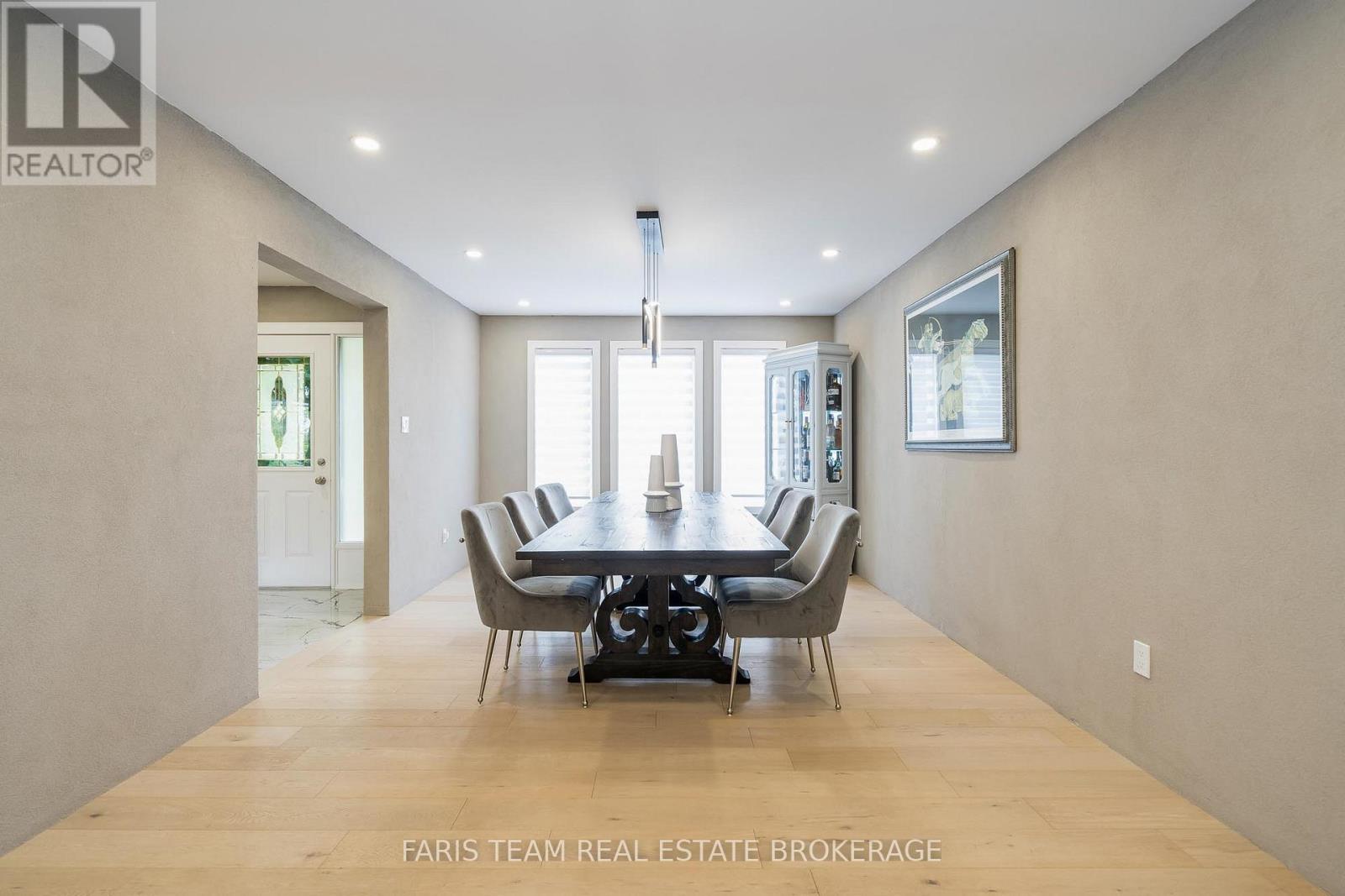 7 Golfview Boulevard, Bradford West Gwillimbury, Ontario  L3Z 2A6 - Photo 10 - N12768692