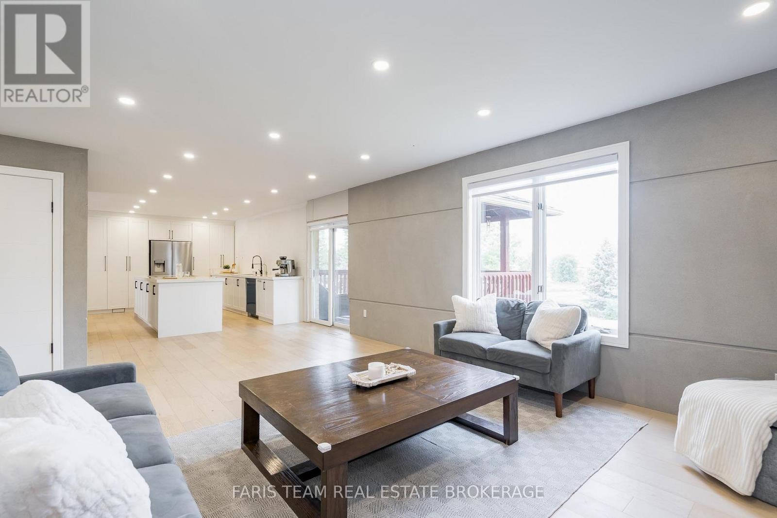 7 Golfview Boulevard, Bradford West Gwillimbury, Ontario  L3Z 2A6 - Photo 14 - N12768692