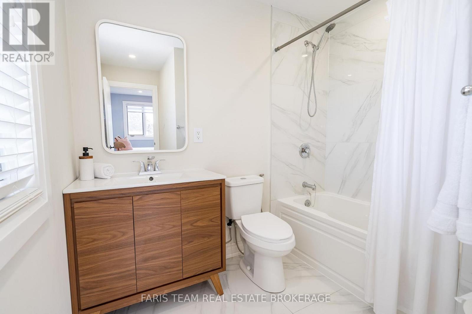 7 Golfview Boulevard, Bradford West Gwillimbury, Ontario  L3Z 2A6 - Photo 26 - N12768692