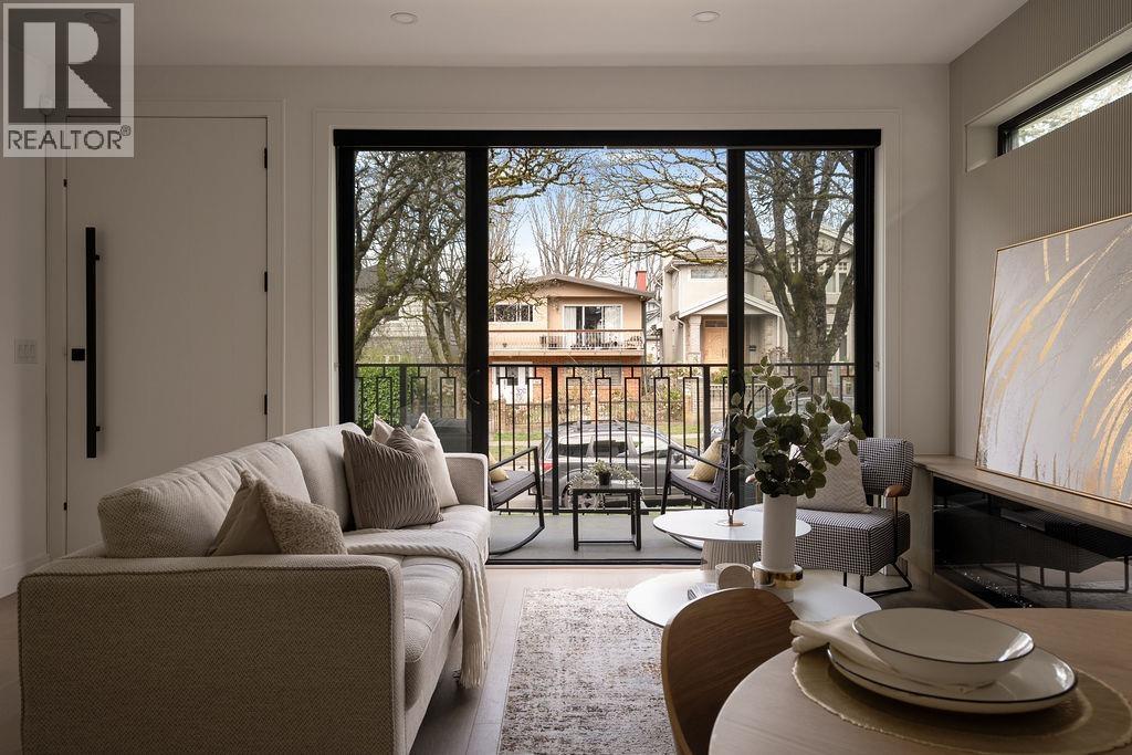 1 2282 E 8TH AVENUE, Vancouver, British Columbia