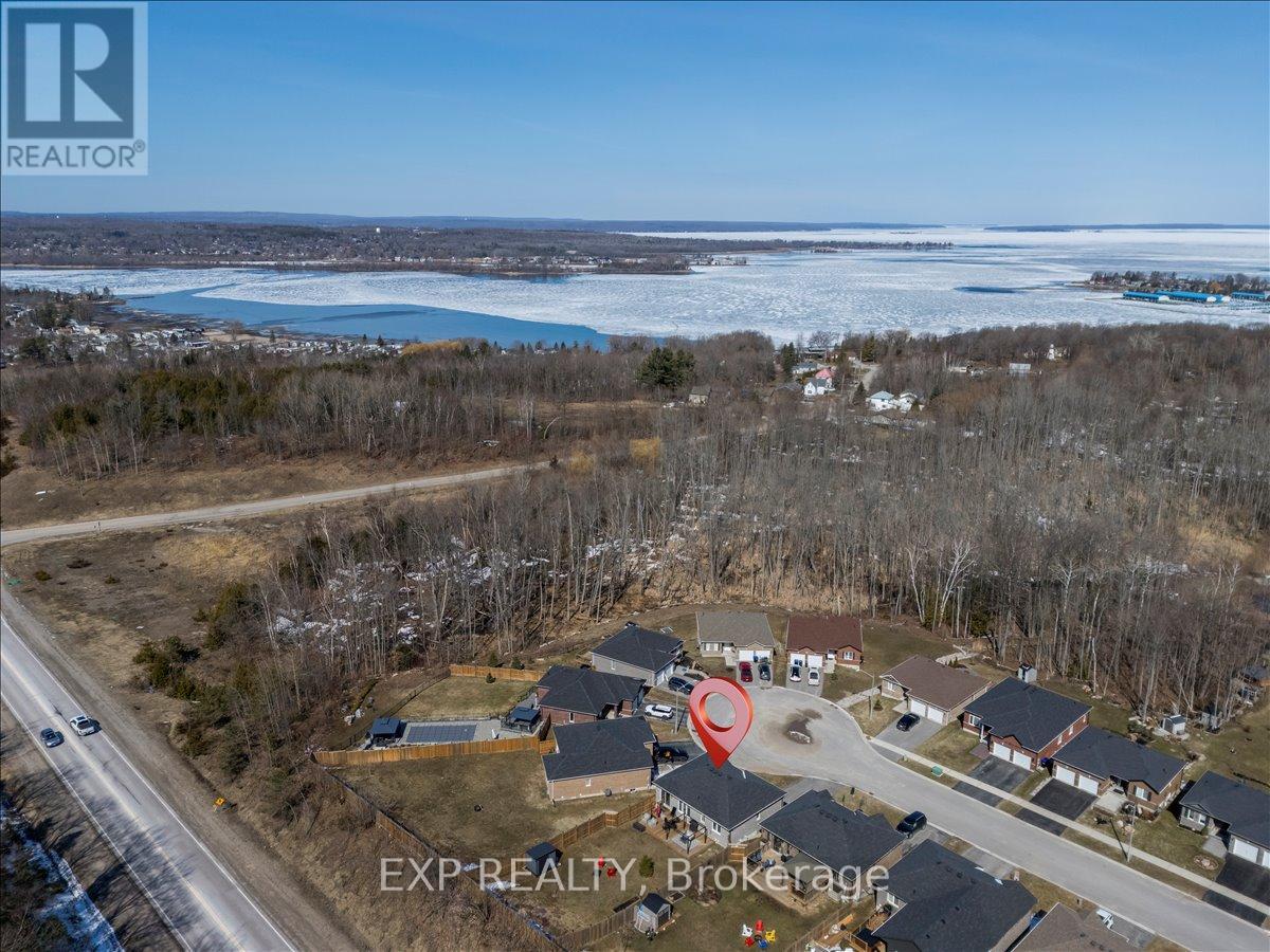 51 Hunter Avenue, Tay, Ontario  L0K 2A0 - Photo 45 - S12975932