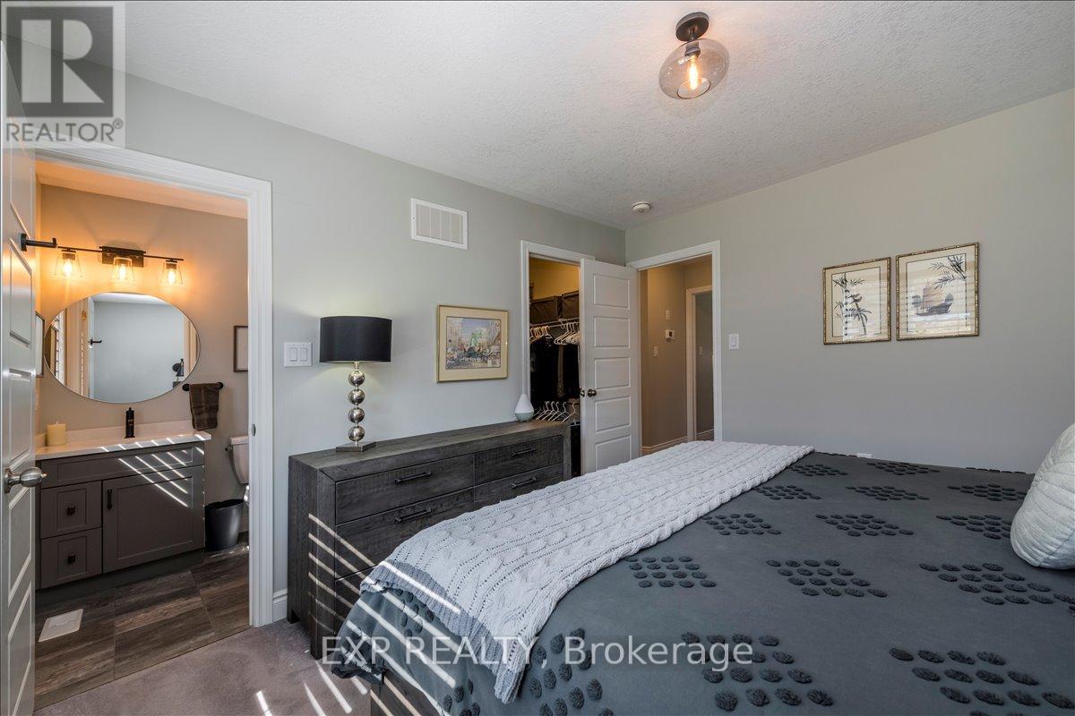 51 Hunter Avenue, Tay, Ontario  L0K 2A0 - Photo 14 - S12975932