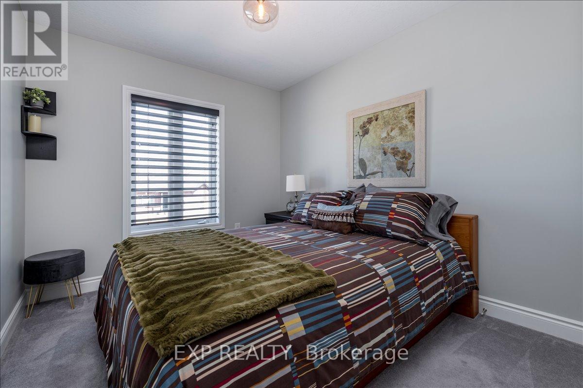 51 Hunter Avenue, Tay, Ontario  L0K 2A0 - Photo 16 - S12975932