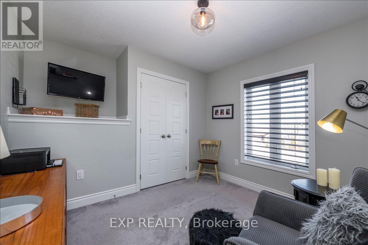 51 Hunter Avenue, Tay, Ontario  L0K 2A0 - Photo 18 - S12975932