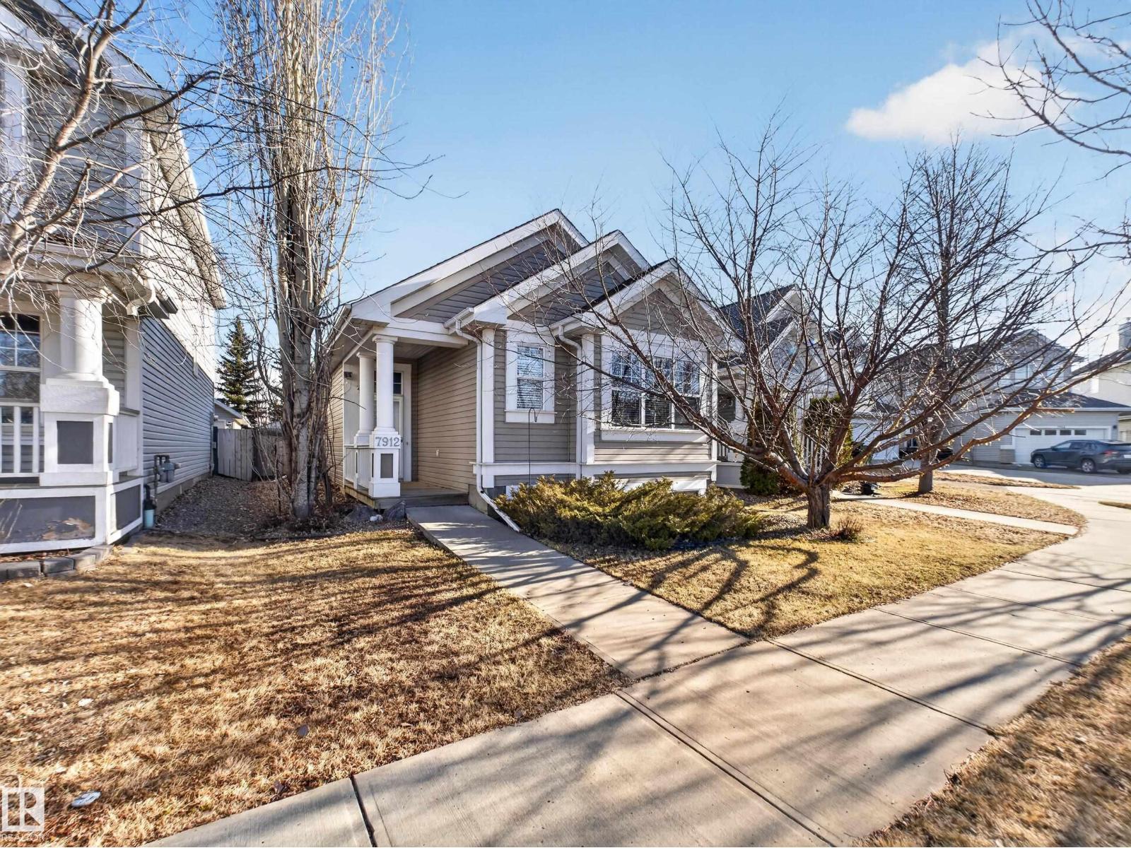 7912 10 AV SW, edmonton, Alberta