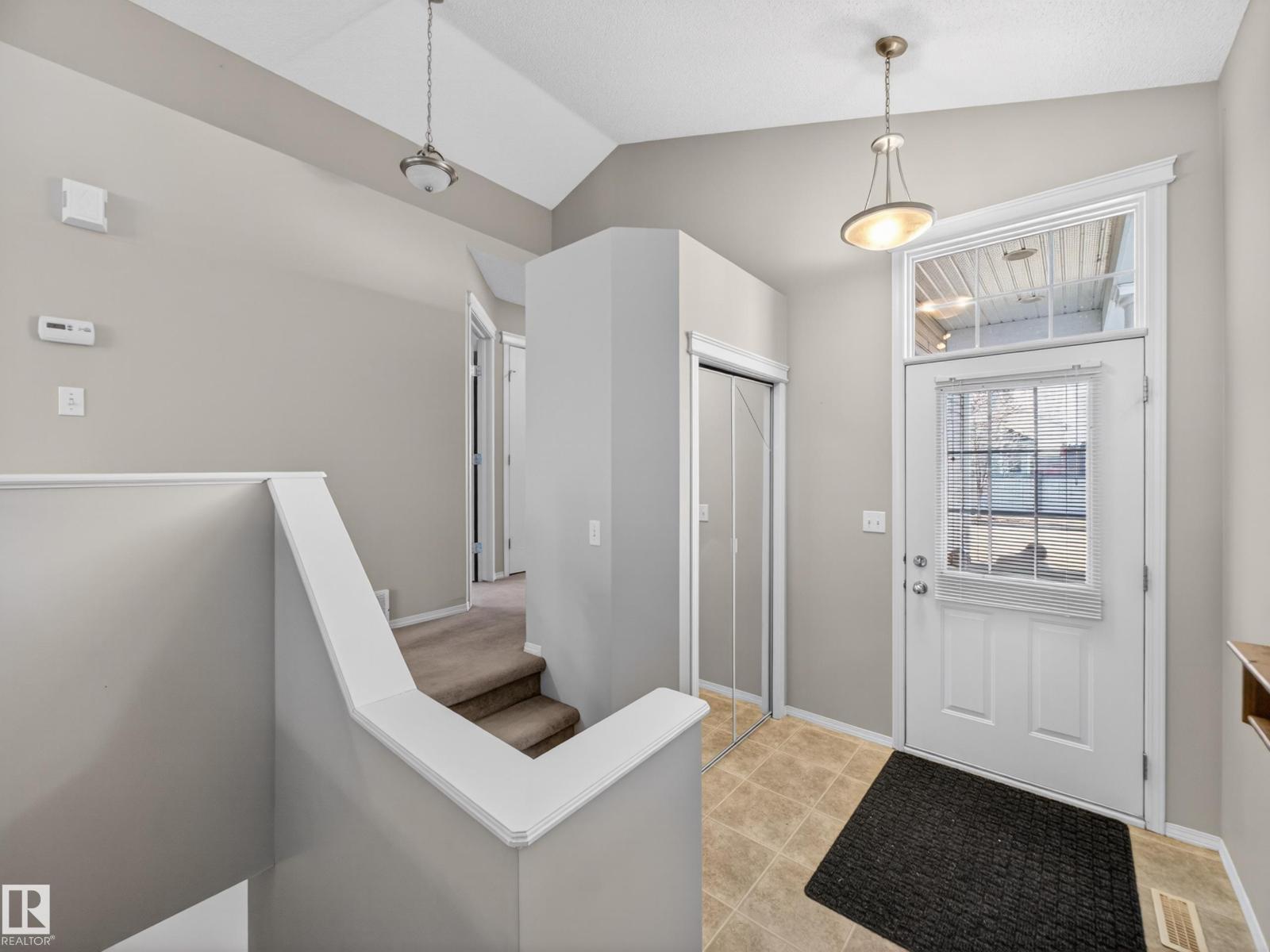 7912 10 Av Sw, Edmonton, Alberta  T6X 1E7 - Photo 4 - E4483707