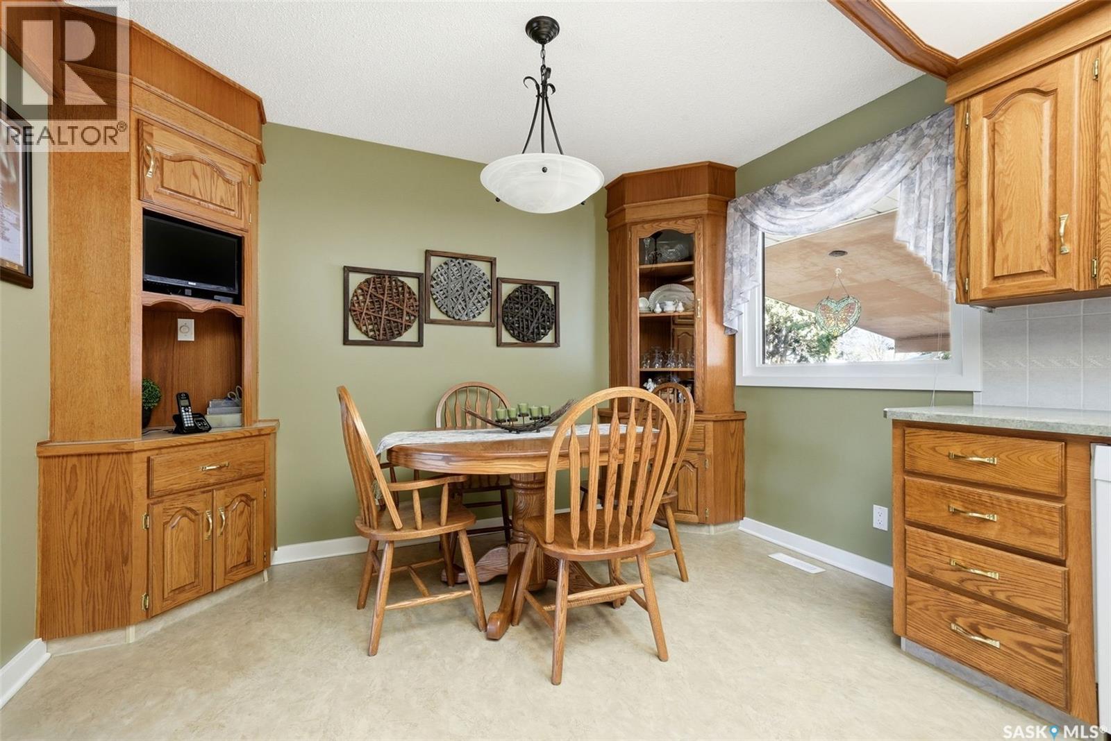 4027 Elphinstone Street, Regina, Saskatchewan  S4S 3L1 - Photo 10 - SK033640